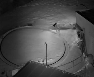 Ski areál SEVERKA v Dolní Lomné - Pohled na bazén - 1.3.2023 v 19:00