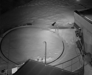 Ski areál SEVERKA v Dolní Lomné - Pohled na bazén - 1.3.2023 v 20:00