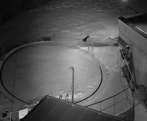 Ski areál SEVERKA v Dolní Lomné - Pohled na bazén - 1.3.2023 v 21:00