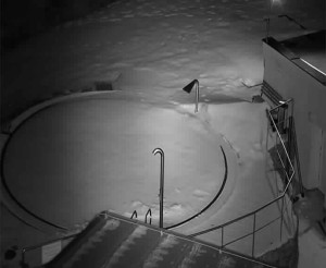 Ski areál SEVERKA v Dolní Lomné - Pohled na bazén - 1.3.2023 v 22:00