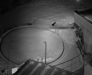 Ski areál SEVERKA v Dolní Lomné - Pohled na bazén - 1.3.2023 v 23:00