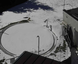 Ski areál SEVERKA v Dolní Lomné - Pohled na bazén - 2.3.2023 v 12:00