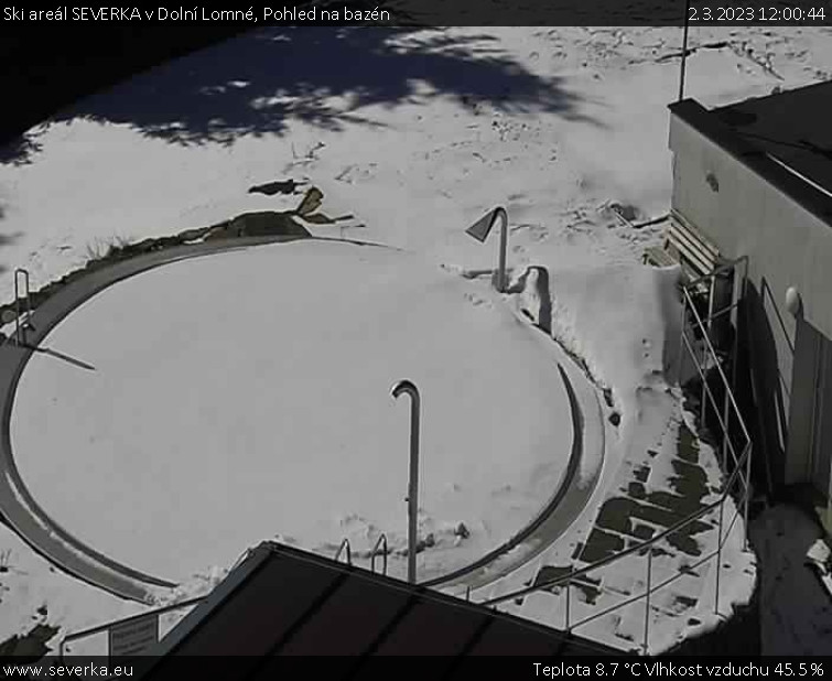 Ski areál SEVERKA v Dolní Lomné - Pohled na bazén - 2.3.2023 v 12:00
