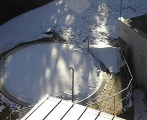 Ski areál SEVERKA v Dolní Lomné - Pohled na bazén - 2.3.2023 v 16:00
