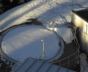 Ski areál SEVERKA v Dolní Lomné - Pohled na bazén - 4.3.2023 v 07:00