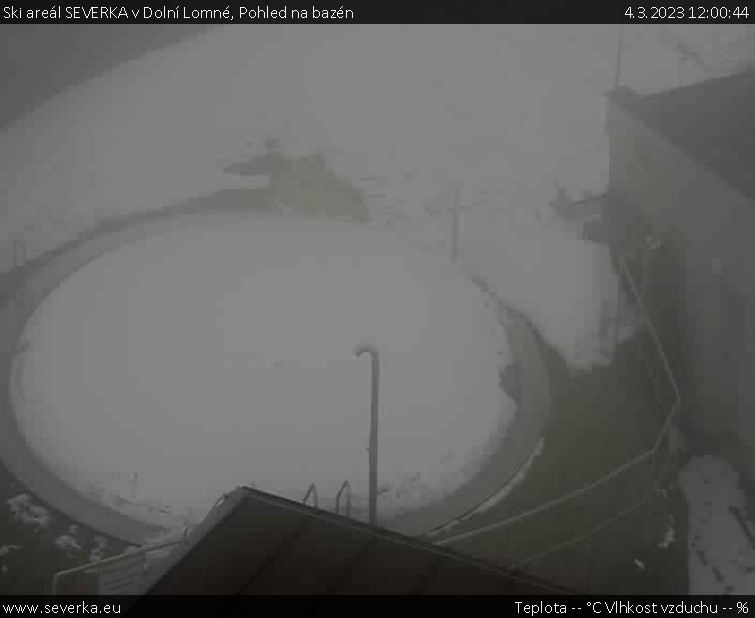 Ski areál SEVERKA v Dolní Lomné - Pohled na bazén - 4.3.2023 v 12:00