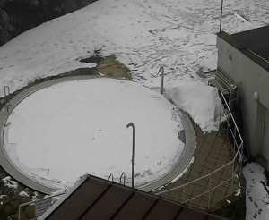 Ski areál SEVERKA v Dolní Lomné - Pohled na bazén - 4.3.2023 v 13:00