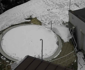 Ski areál SEVERKA v Dolní Lomné - Pohled na bazén - 4.3.2023 v 15:00