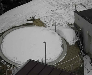 Ski areál SEVERKA v Dolní Lomné - Pohled na bazén - 4.3.2023 v 17:00