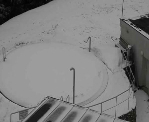 Ski areál SEVERKA v Dolní Lomné - Pohled na bazén - 5.3.2023 v 12:00