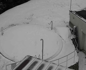 Ski areál SEVERKA v Dolní Lomné - Pohled na bazén - 5.3.2023 v 16:00