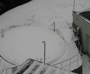 Ski areál SEVERKA v Dolní Lomné - Pohled na bazén - 6.3.2023 v 07:00