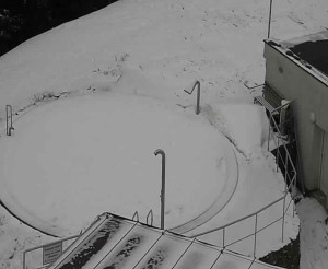 Ski areál SEVERKA v Dolní Lomné - Pohled na bazén - 6.3.2023 v 08:00