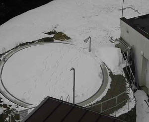 Ski areál SEVERKA v Dolní Lomné - Pohled na bazén - 6.3.2023 v 12:01