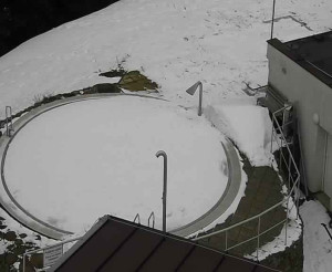Ski areál SEVERKA v Dolní Lomné - Pohled na bazén - 6.3.2023 v 14:01