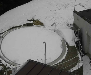 Ski areál SEVERKA v Dolní Lomné - Pohled na bazén - 6.3.2023 v 15:01