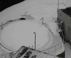 Ski areál SEVERKA v Dolní Lomné - Pohled na bazén - 6.3.2023 v 16:01