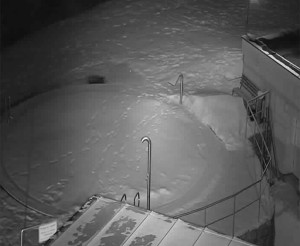 Ski areál SEVERKA v Dolní Lomné - Pohled na bazén - 6.3.2023 v 21:01