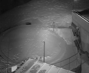 Ski areál SEVERKA v Dolní Lomné - Pohled na bazén - 6.3.2023 v 22:01