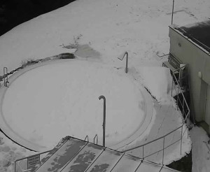 Ski areál SEVERKA v Dolní Lomné - Pohled na bazén - 7.3.2023 v 08:01