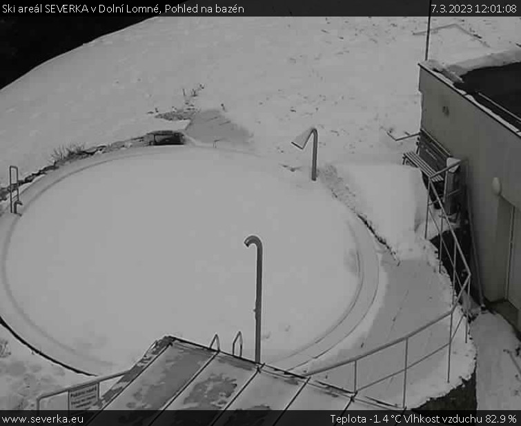 Ski areál SEVERKA v Dolní Lomné - Pohled na bazén - 7.3.2023 v 12:01