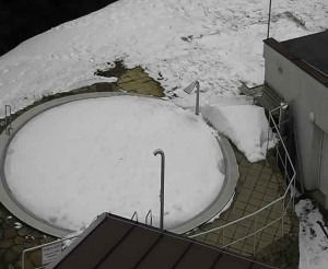 Ski areál SEVERKA v Dolní Lomné - Pohled na bazén - 8.3.2023 v 15:01