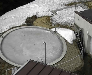 Ski areál SEVERKA v Dolní Lomné - Pohled na bazén - 10.3.2023 v 11:01