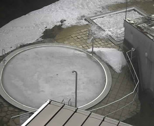 Ski areál SEVERKA v Dolní Lomné - Pohled na bazén - 10.3.2023 v 17:01