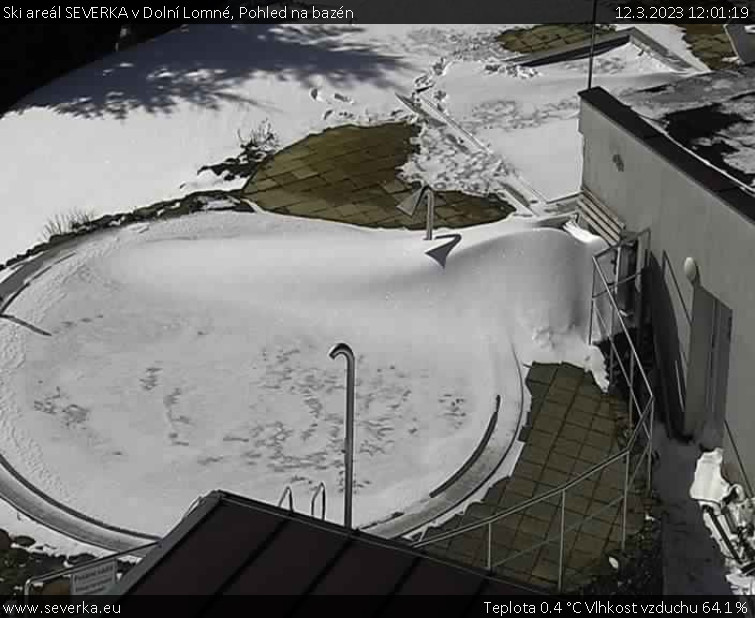 Ski areál SEVERKA v Dolní Lomné - Pohled na bazén - 12.3.2023 v 12:01