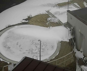 Ski areál SEVERKA v Dolní Lomné - Pohled na bazén - 13.3.2023 v 08:01