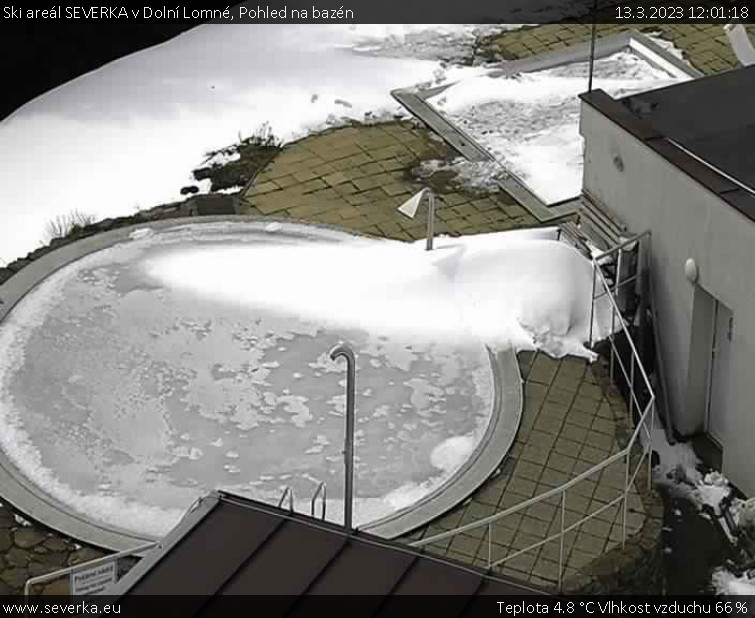 Ski areál SEVERKA v Dolní Lomné - Pohled na bazén - 13.3.2023 v 12:01