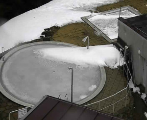 Ski areál SEVERKA v Dolní Lomné - Pohled na bazén - 13.3.2023 v 16:01