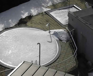Ski areál SEVERKA v Dolní Lomné - Pohled na bazén - 16.3.2023 v 15:01