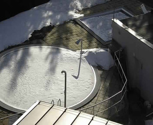 Ski areál SEVERKA v Dolní Lomné - Pohled na bazén - 16.3.2023 v 16:01