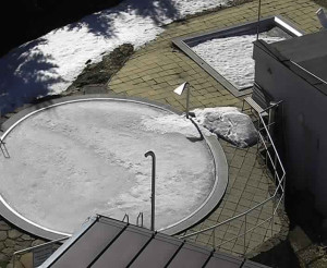 Ski areál SEVERKA v Dolní Lomné - Pohled na bazén - 18.3.2023 v 14:01