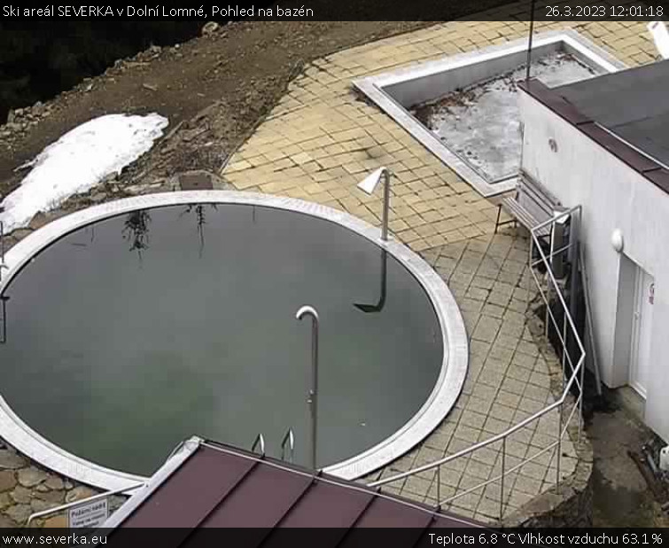 Ski areál SEVERKA v Dolní Lomné - Pohled na bazén - 26.3.2023 v 12:01