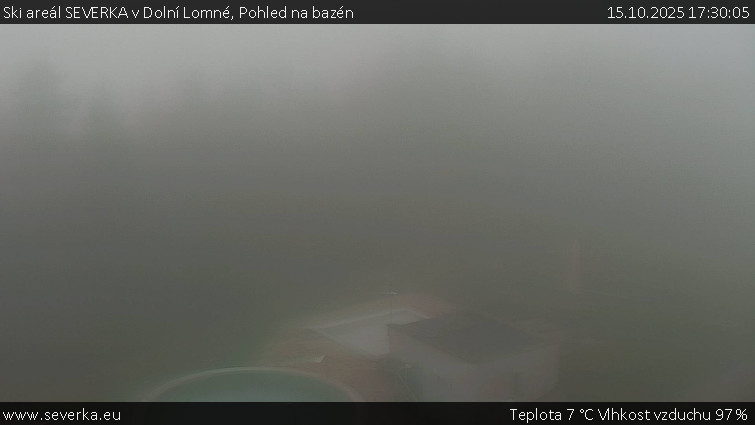 Ski areál SEVERKA v Dolní Lomné - Pohled na bazén - 15.10.2025 v 17:30 Ski areál SEVERKA v Dolní Lomné - Pohled na bazén - 15.10.2025 v 17:30