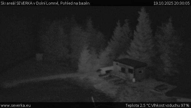Ski areál SEVERKA v Dolní Lomné - Pohled na bazén - 19.10.2025 v 20:30 Ski areál SEVERKA v Dolní Lomné - Pohled na bazén - 19.10.2025 v 20:30