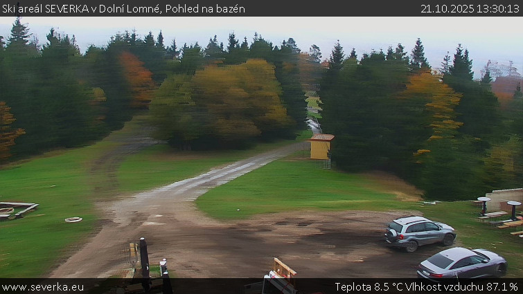 Ski areál SEVERKA v Dolní Lomné - Pohled na bazén - 21.10.2025 v 13:30 Ski areál SEVERKA v Dolní Lomné - Pohled na bazén - 21.10.2025 v 13:30