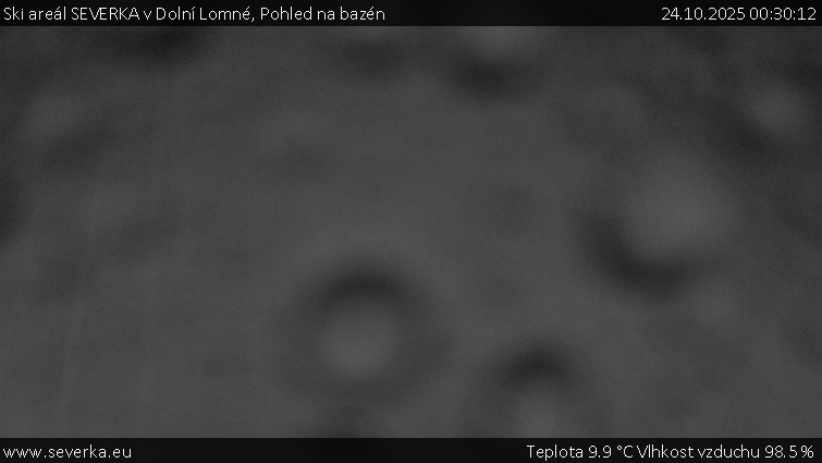 Ski areál SEVERKA v Dolní Lomné - Pohled na bazén - 24.10.2025 v 00:30 Ski areál SEVERKA v Dolní Lomné - Pohled na bazén - 24.10.2025 v 00:30