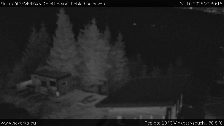 Ski areál SEVERKA v Dolní Lomné - Pohled na bazén - 31.10.2025 v 22:30 Ski areál SEVERKA v Dolní Lomné - Pohled na bazén - 31.10.2025 v 22:30