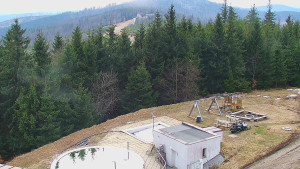 Ski areál SEVERKA v Dolní Lomné - Pohled na bazén - 22.3.2026 v 15:30 Ski areál SEVERKA v Dolní Lomné - Pohled na bazén - 22.3.2026 v 15:30