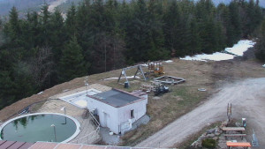 Ski areál SEVERKA v Dolní Lomné - Pohled na bazén - 10.4.2026 v 19:30 Ski areál SEVERKA v Dolní Lomné - Pohled na bazén - 10.4.2026 v 19:30