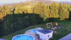 Skigebiet SEVERKA in Dolní Lomná - Blick auf den Pool - 11.7.2026 v 05:30 Skigebiet SEVERKA in Dolní Lomná - Blick auf den Pool - 11.7.2026 v 05:30