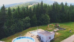 Skigebiet SEVERKA in Dolní Lomná - Blick auf den Pool - 11.7.2026 v 15:30 Skigebiet SEVERKA in Dolní Lomná - Blick auf den Pool - 11.7.2026 v 15:30