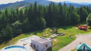 Skigebiet SEVERKA in Dolní Lomná - Blick auf den Pool - 11.7.2026 v 16:00 Skigebiet SEVERKA in Dolní Lomná - Blick auf den Pool - 11.7.2026 v 16:00