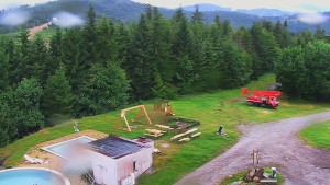 Ski areál SEVERKA v Dolní Lomné - Pohled na bazén - 23.7.2026 v 17:30 Ski areál SEVERKA v Dolní Lomné - Pohled na bazén - 23.7.2026 v 17:30