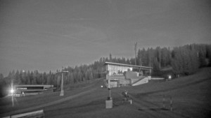 Stuhleck - Stuhleckbahn Bergstation - 31.10.2025 v 17:30 Stuhleck - Stuhleckbahn Bergstation - 31.10.2025 v 17:30