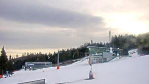 Stuhleck - Stuhleckbahn Bergstation - 16.12.2025 v 08:15 Stuhleck - Stuhleckbahn Bergstation - 16.12.2025 v 08:15