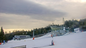 Stuhleck - Stuhleckbahn Bergstation - 16.12.2025 v 08:30 Stuhleck - Stuhleckbahn Bergstation - 16.12.2025 v 08:30